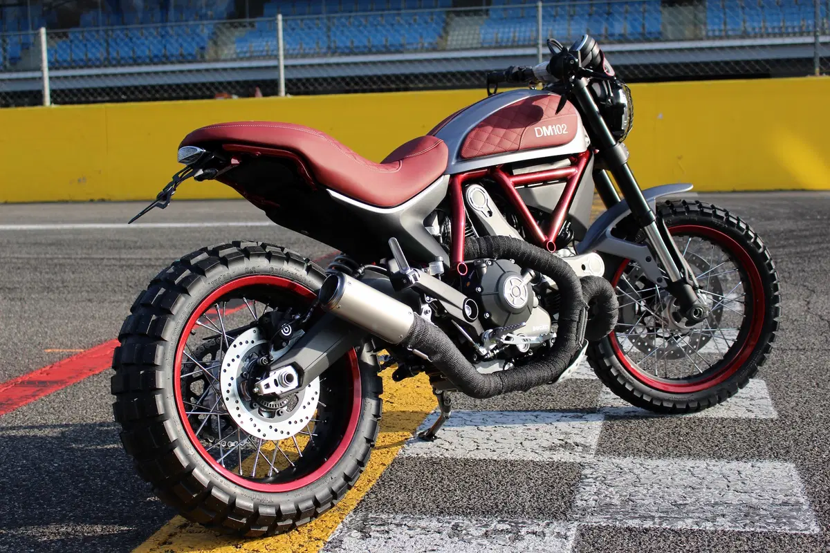 DM 102 by Ducati Monza (6)