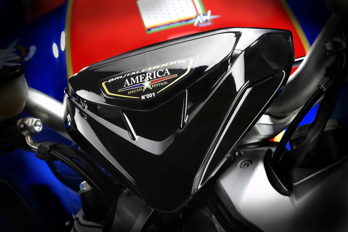 MV Agusta: nuova Brutale 800RR America (3)