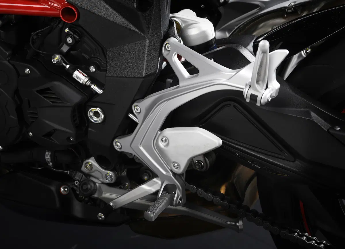 MV Agusta: nuova Brutale 800RR America (8)
