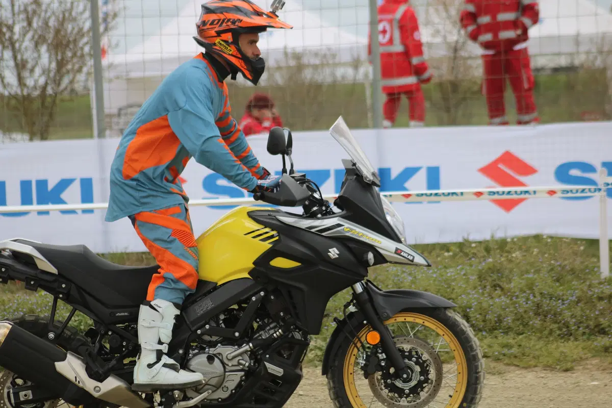Suzuki V-Strom Academy: maxienduro per tutti! (8)