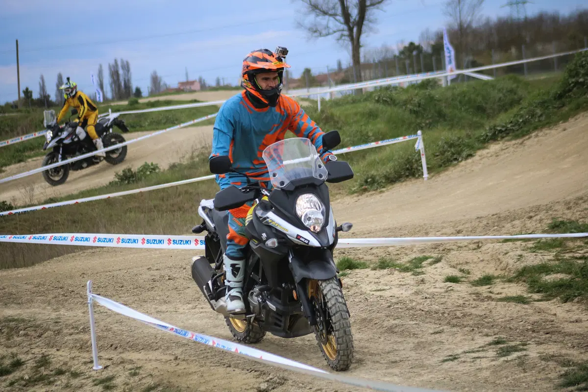 Suzuki V-Strom Academy: maxienduro per tutti! (2)