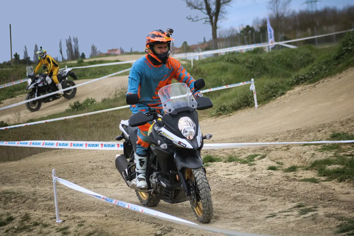 Suzuki V-Strom Academy: maxienduro per tutti! (9)