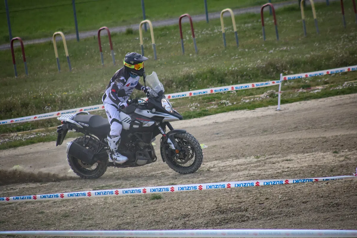 Suzuki V-Strom Academy: maxienduro per tutti! (16)