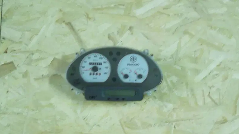 STRUMENTAZIONE CONTA KM Piaggio HEXAGON GT (2)
