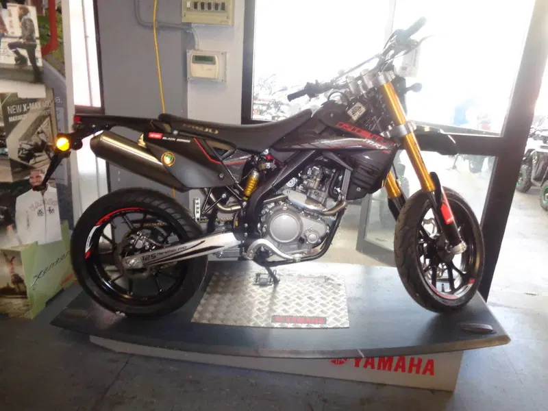 Rieju Marathon 125 Motard Pro (2017 - 20) (2)