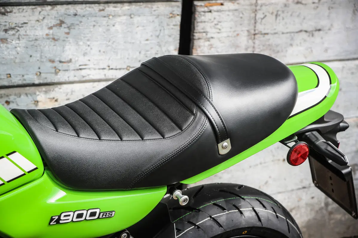 Kawasaki Z900RS CAFE. Café Racer Doc (2)