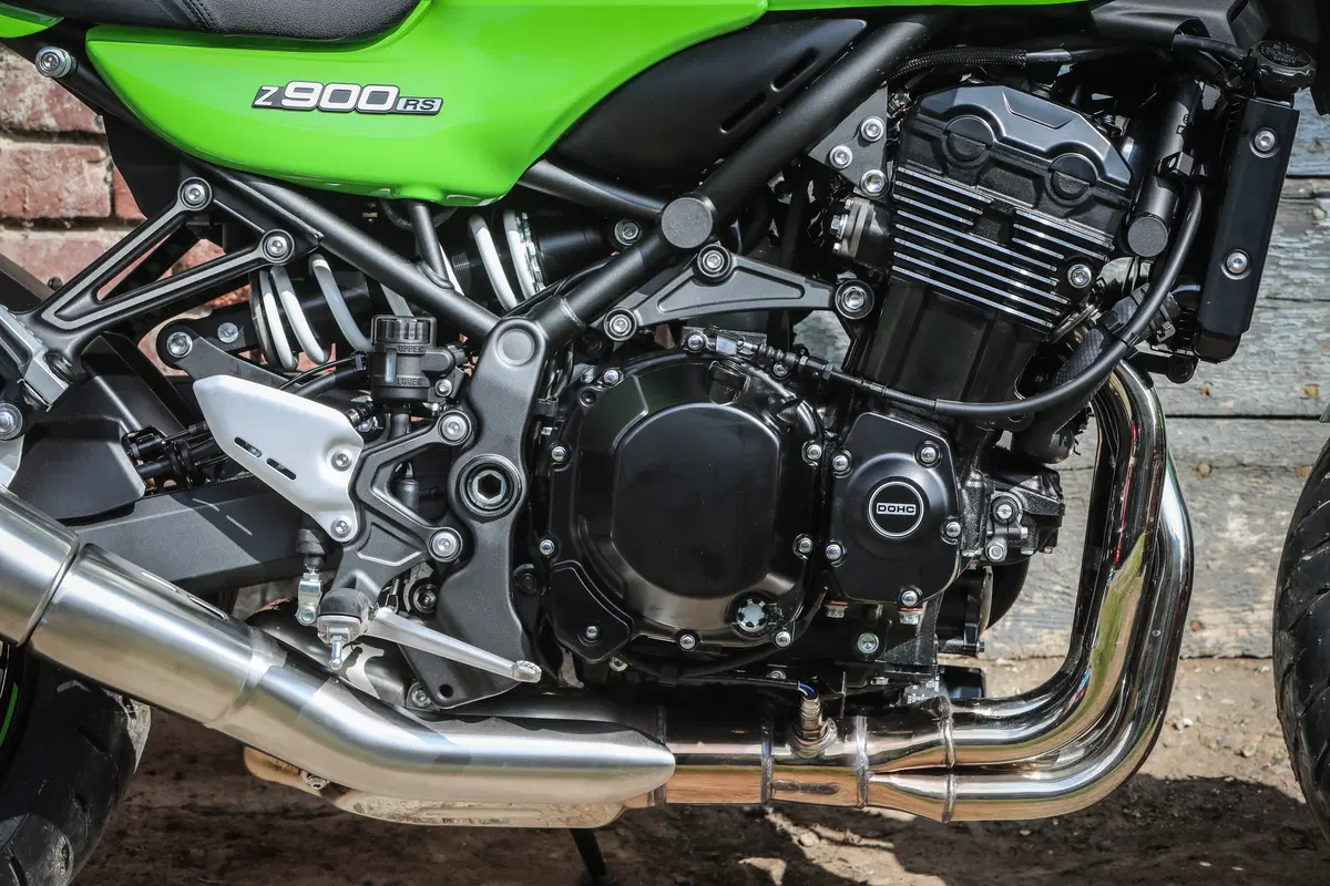Kawasaki Z900RS CAFE. Café Racer Doc (6)