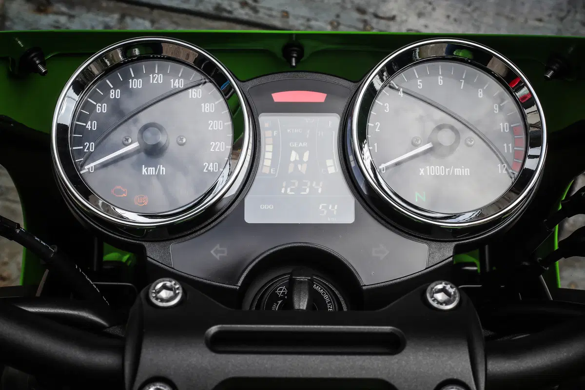 Kawasaki Z900RS CAFE. Café Racer Doc (5)