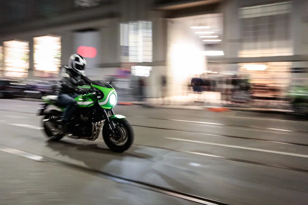 Kawasaki Z900RS CAFE. Café Racer Doc (9)