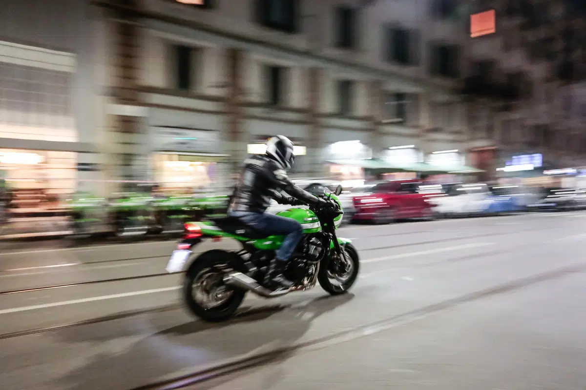 Kawasaki Z900RS CAFE. Café Racer Doc (10)