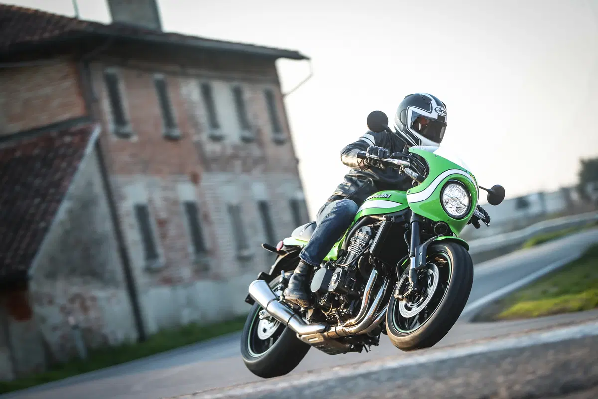 Kawasaki Z900RS CAFE. Café Racer Doc (3)