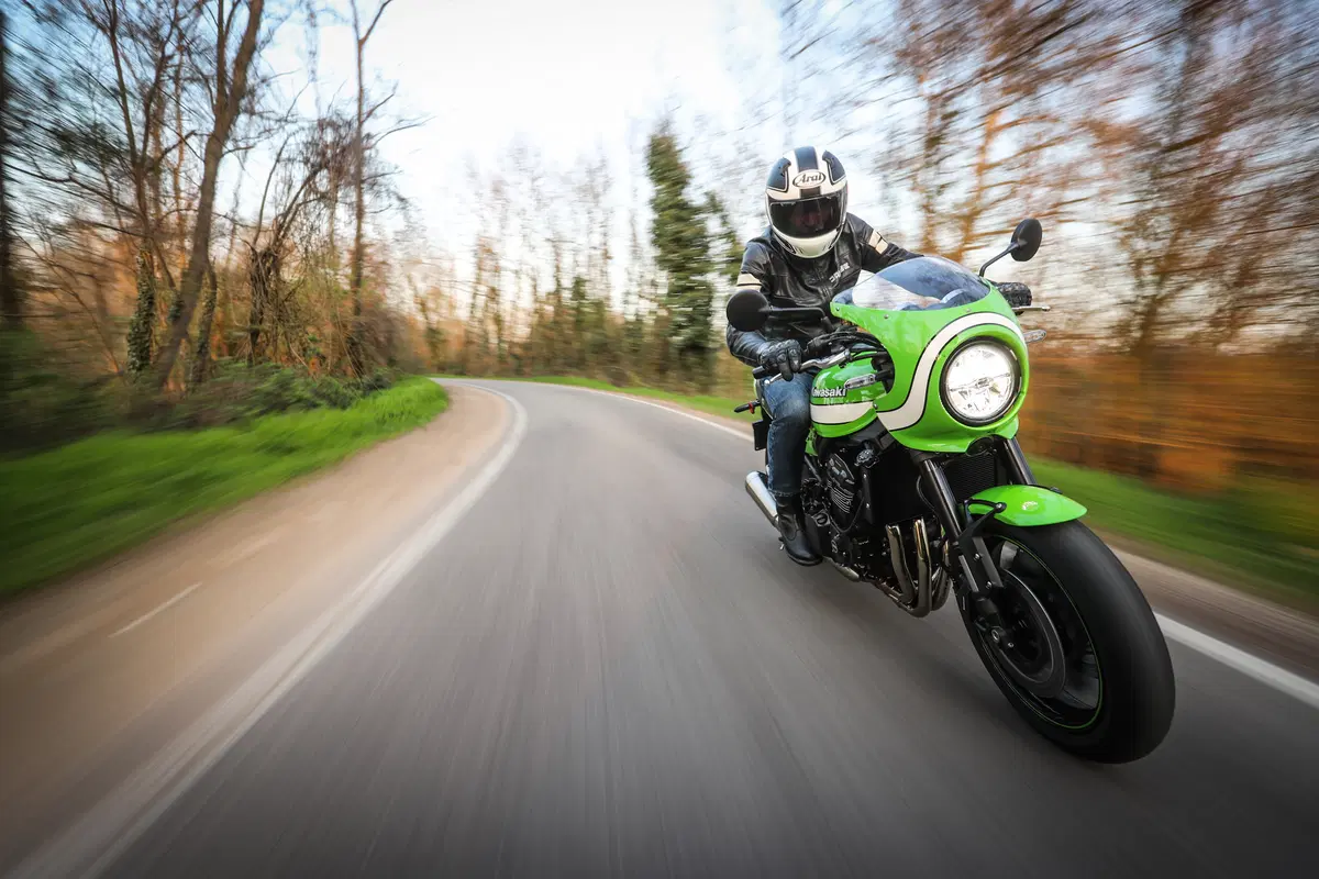 Kawasaki Z900RS CAFE. Café Racer Doc