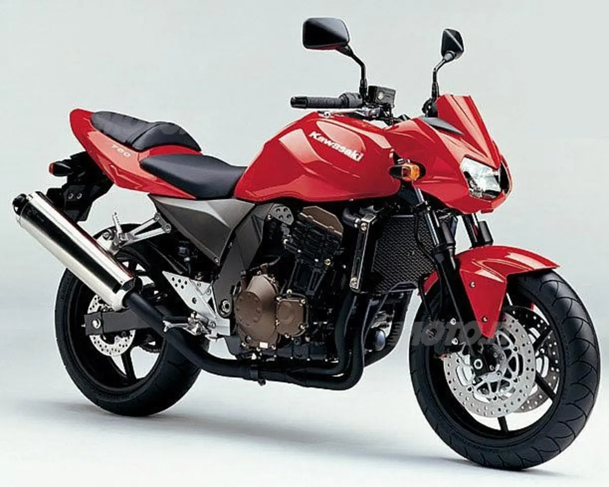 Guida a Kawasaki Z750 (2)