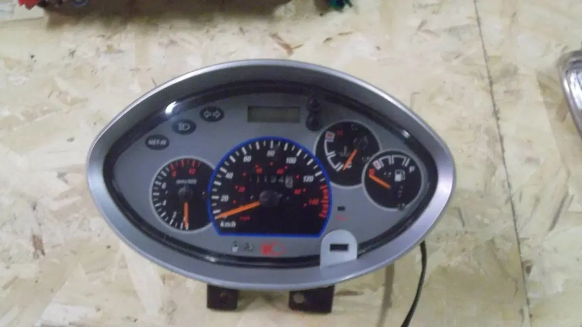 STRUMENTAZIONE CONTA KM Kymco GRAND DINK 150 (2)