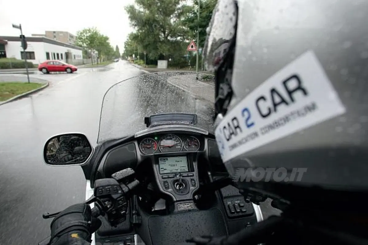 Honda V2V: tecnologia al servizio della sicurezza (2)