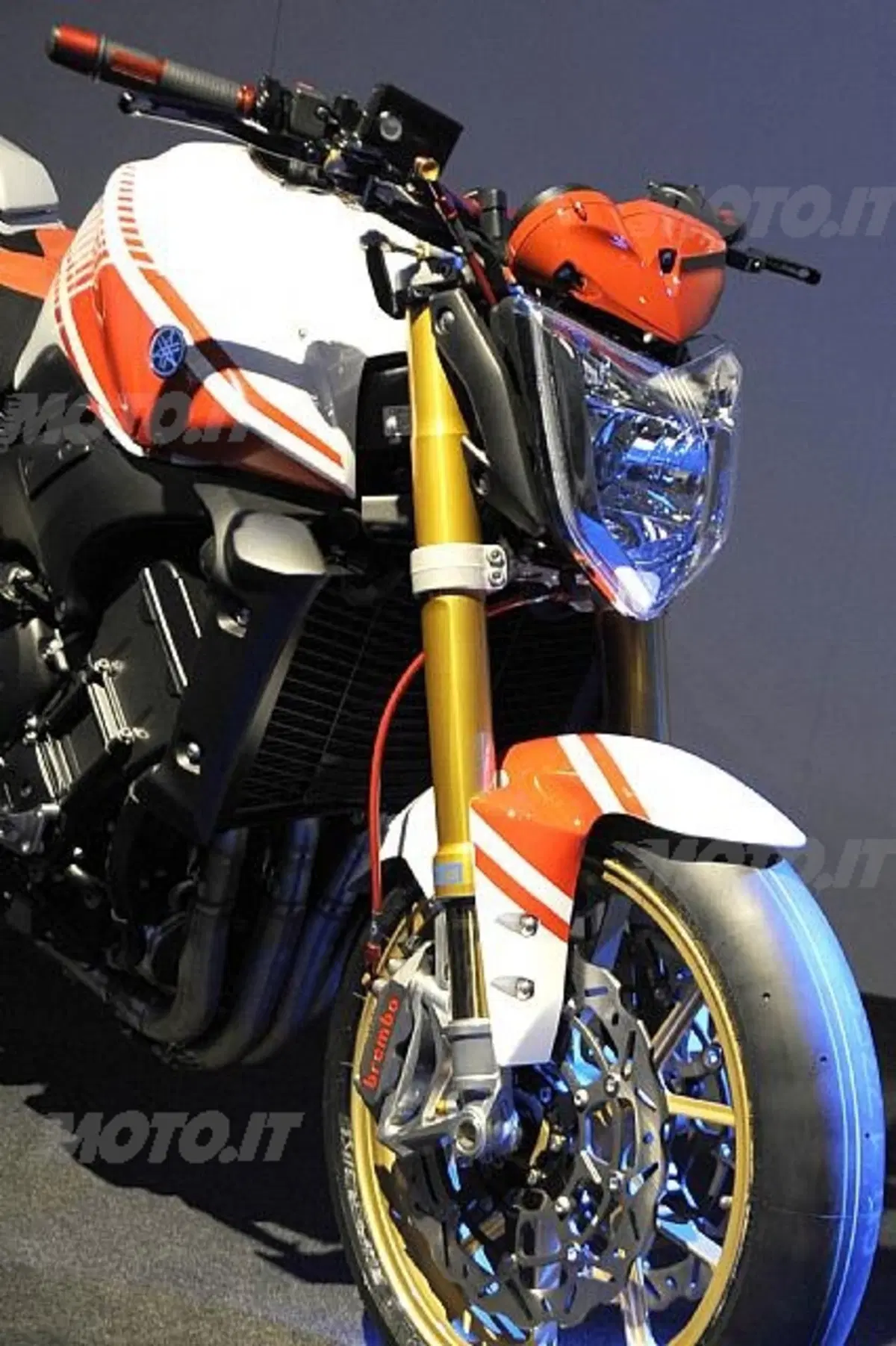 Special FZ1 ABARTH Assetto Corse (3)