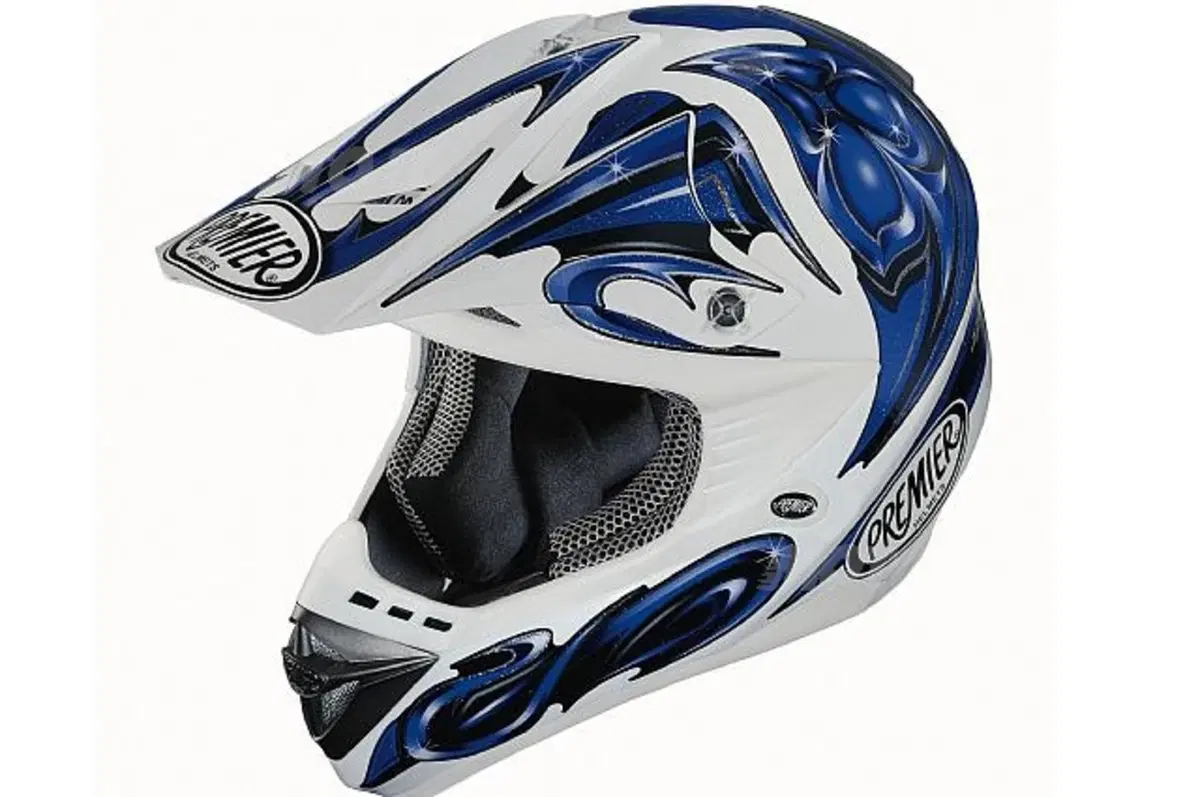Speciale caschi: test Premier Ares PC 0107