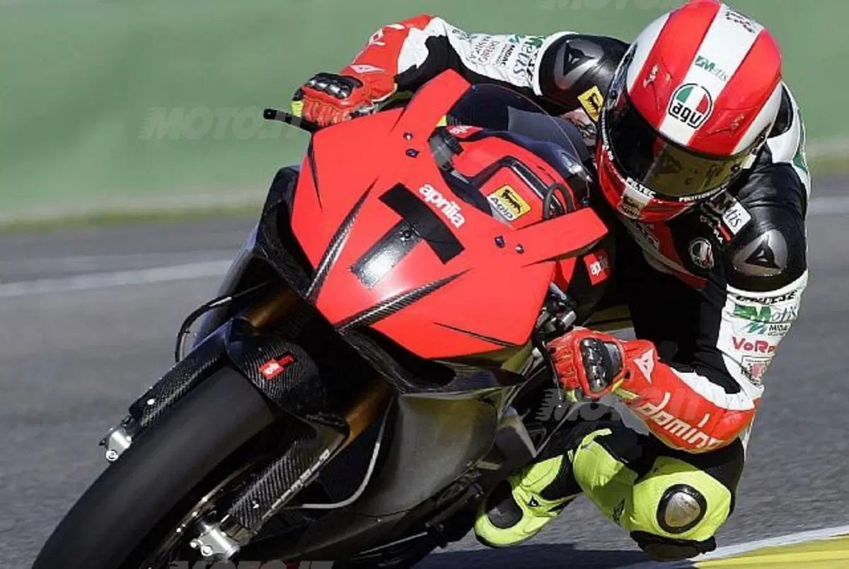 Simoncelli debutta sulla RSV4!