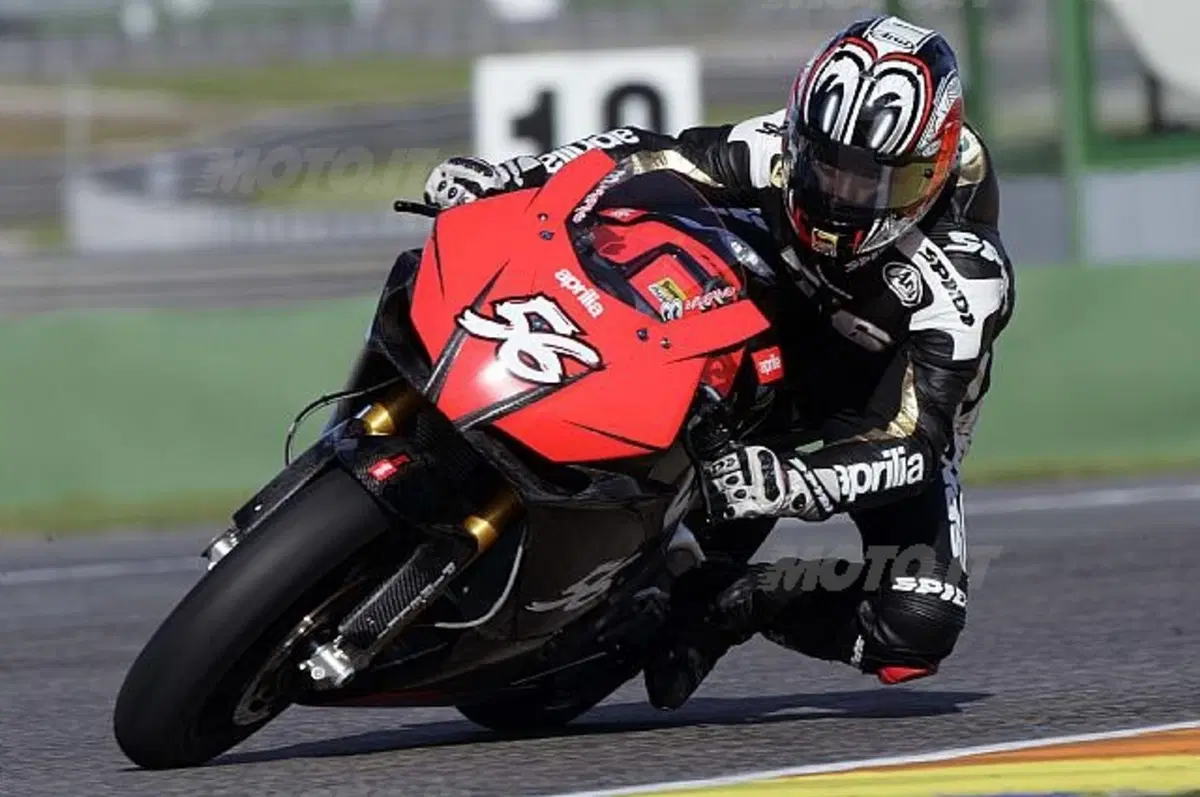 Simoncelli debutta sulla RSV4! (3)