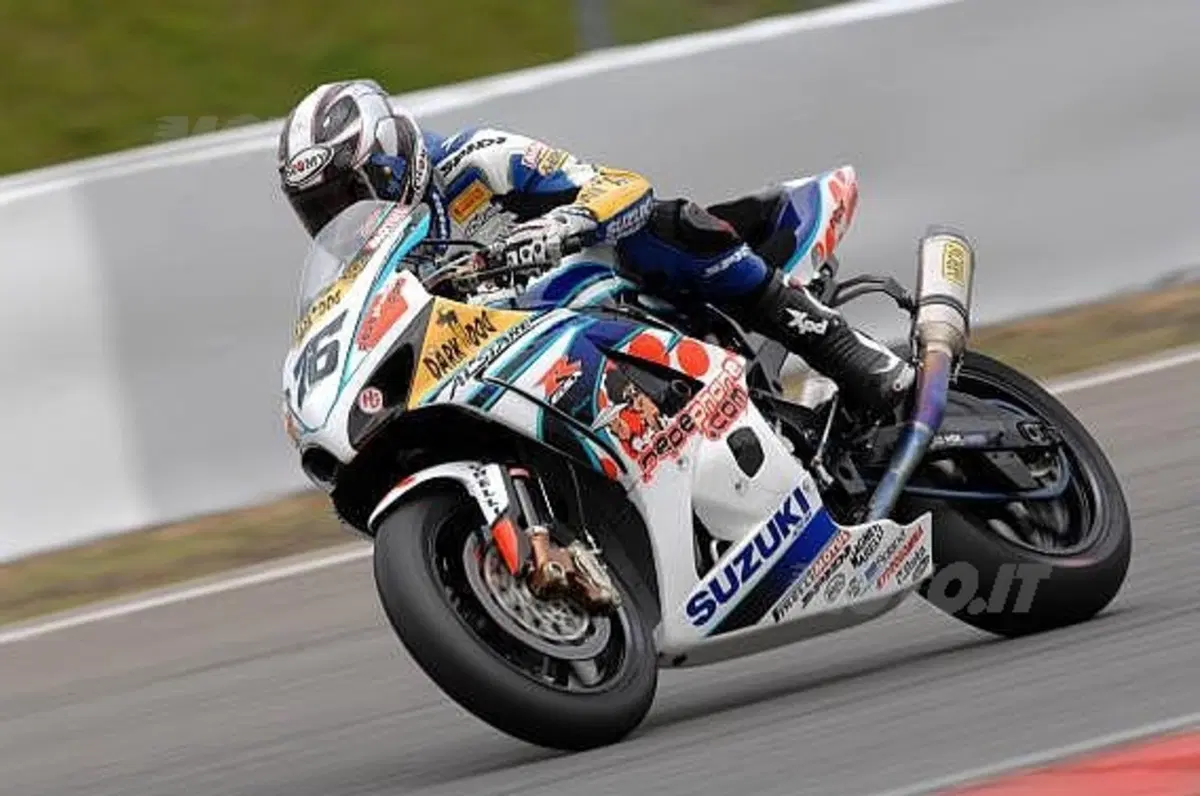 GSX-R 1000 '09 mostra i muscoli (4)