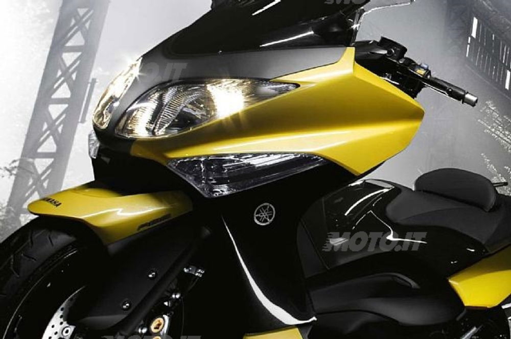 Yamaha TMAX 500. Lo scooter giapponese non risente della crisi