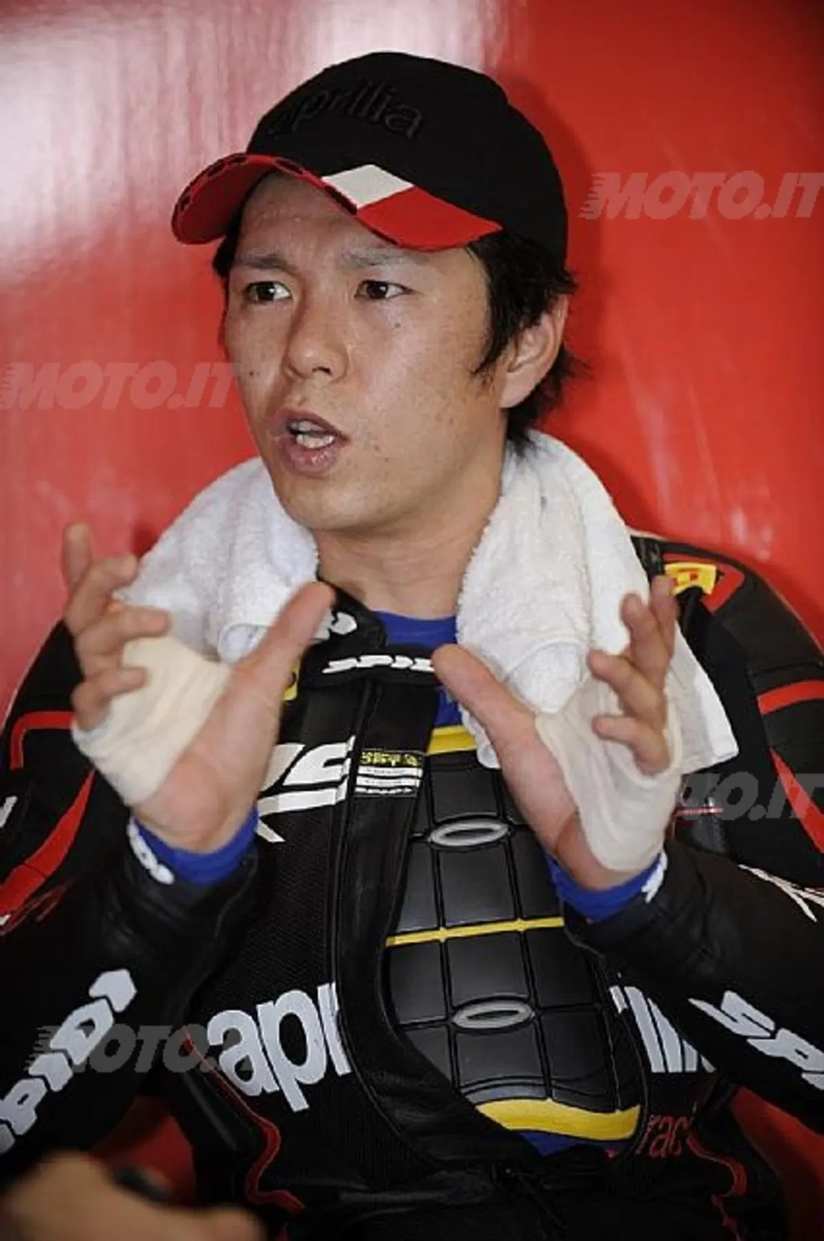 Aprilia al maximo in Sbk (7)