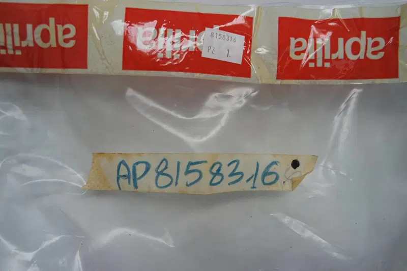 Ricambi carrozzeria plastiche Aprilia (7)