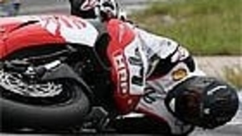 Schumacher cade in moto e perde conoscenza