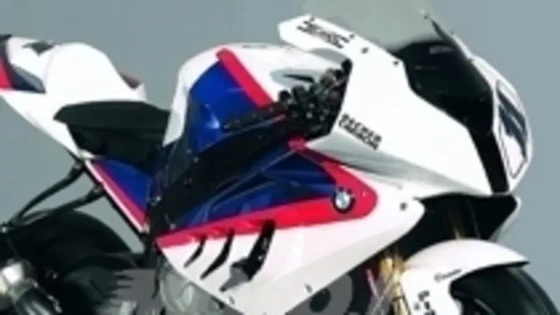 BMW presenta l'arma totale per la SBK