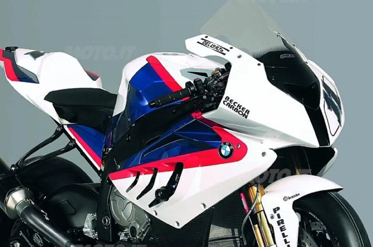 BMW presenta l'arma totale per la SBK