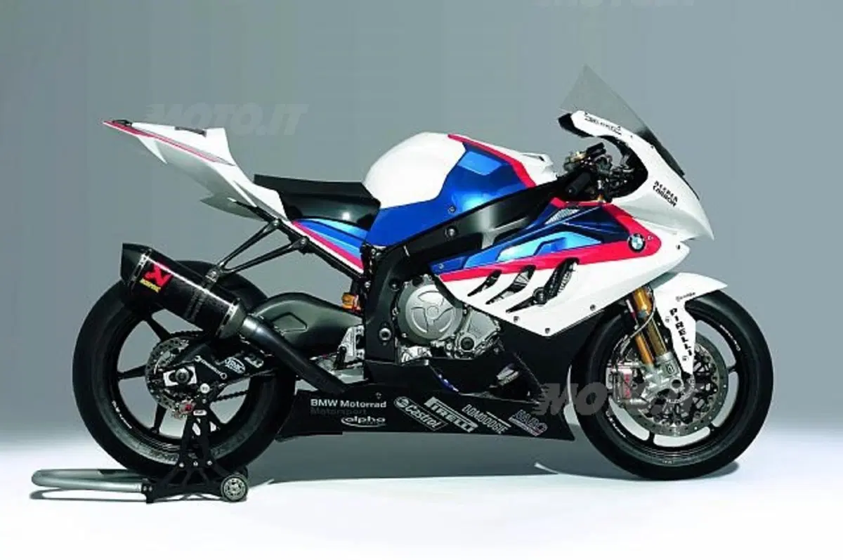 BMW presenta l'arma totale per la SBK (2)