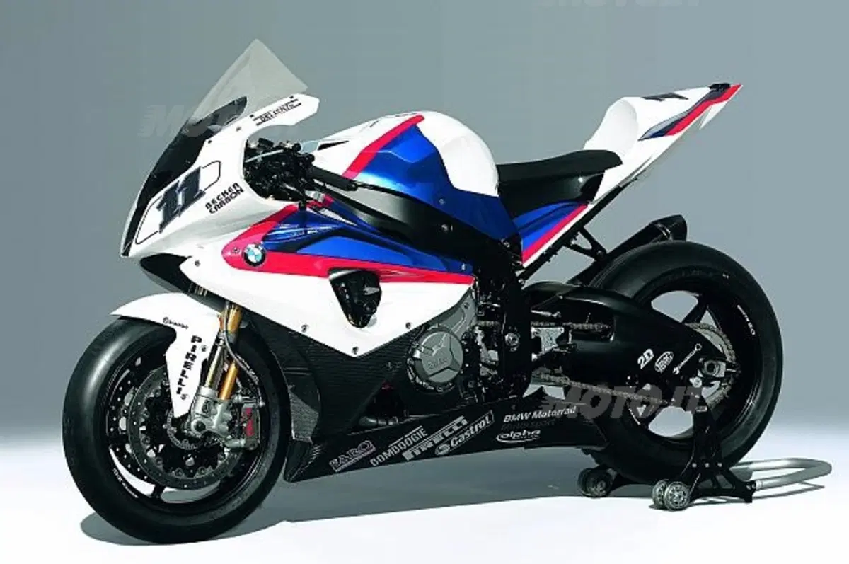 BMW presenta l'arma totale per la SBK (3)