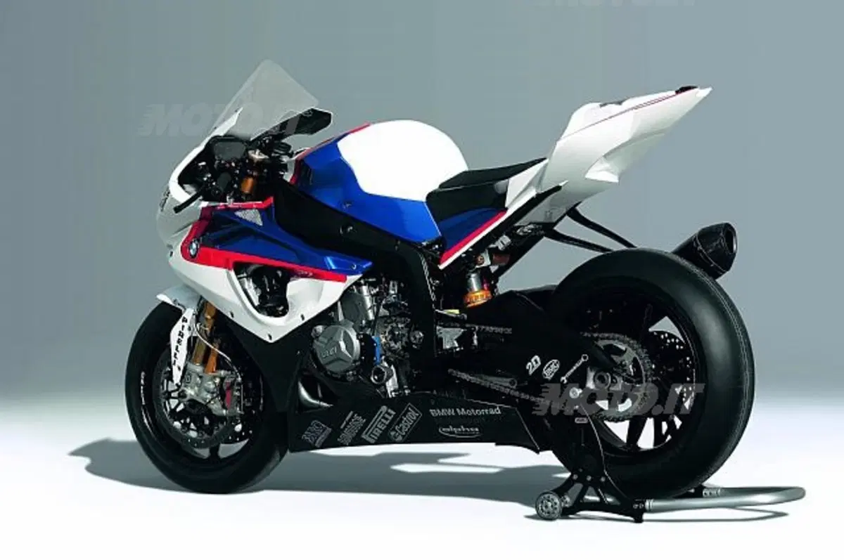 BMW presenta l'arma totale per la SBK (5)