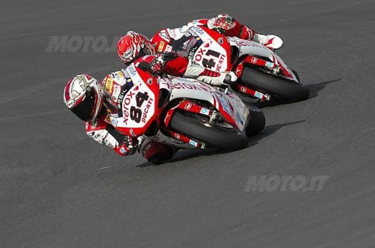 Le Ducati volano nei test in Australia (5)