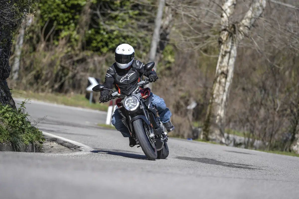 MV Agusta Brutale 800RR 2018 Bella senza tempo (7)