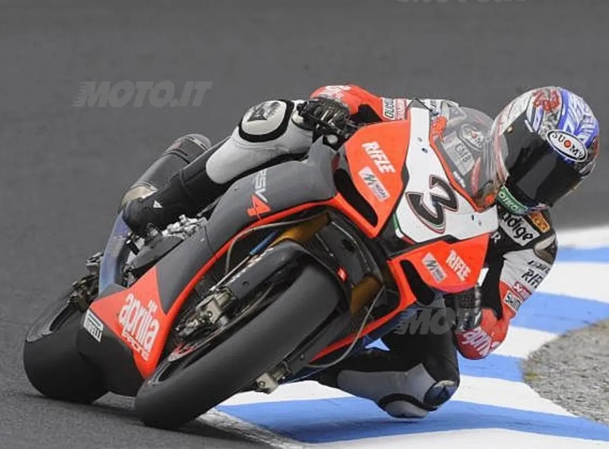 SBK. Spies in superpole davanti a Biaggi (2)