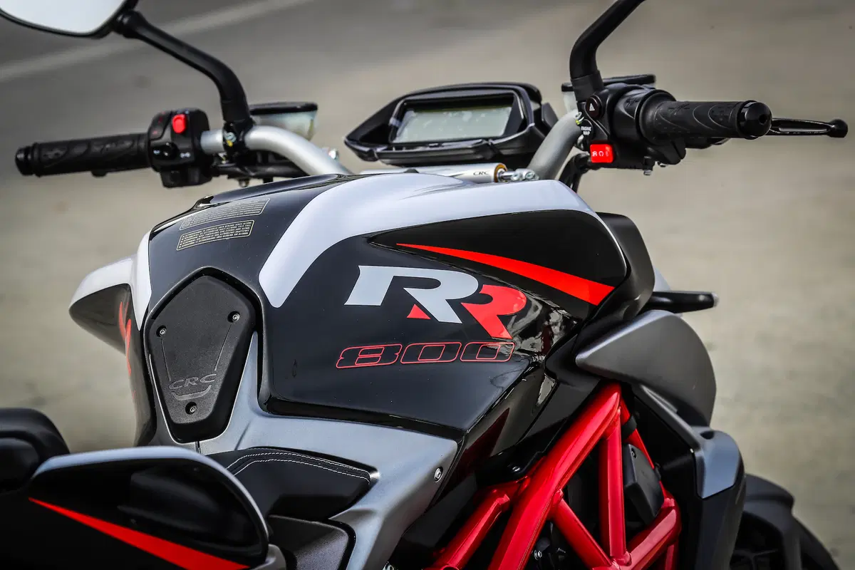 MV Agusta Brutale 800RR 2018 Bella senza tempo (12)