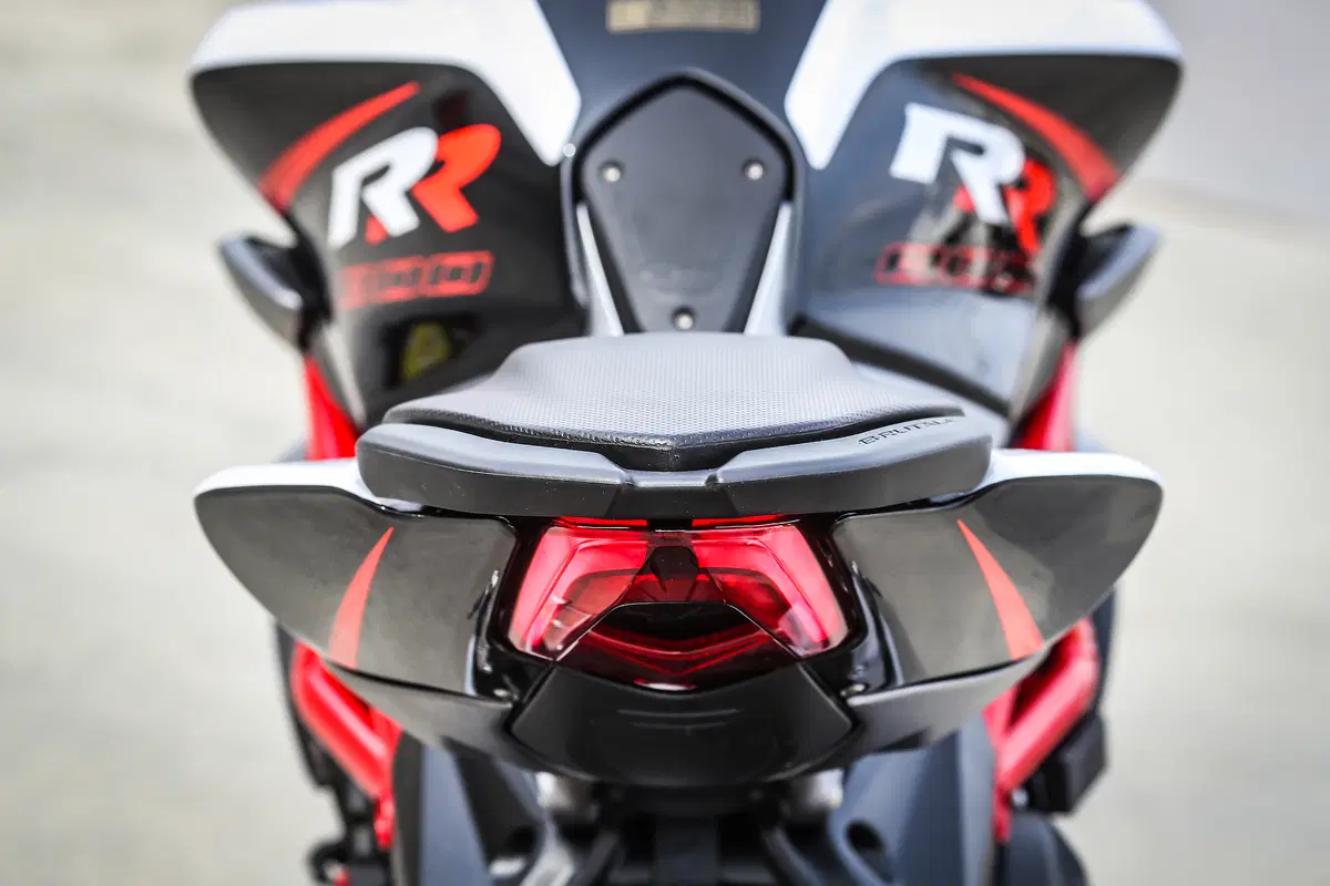 MV Agusta Brutale 800RR 2018 Bella senza tempo (15)