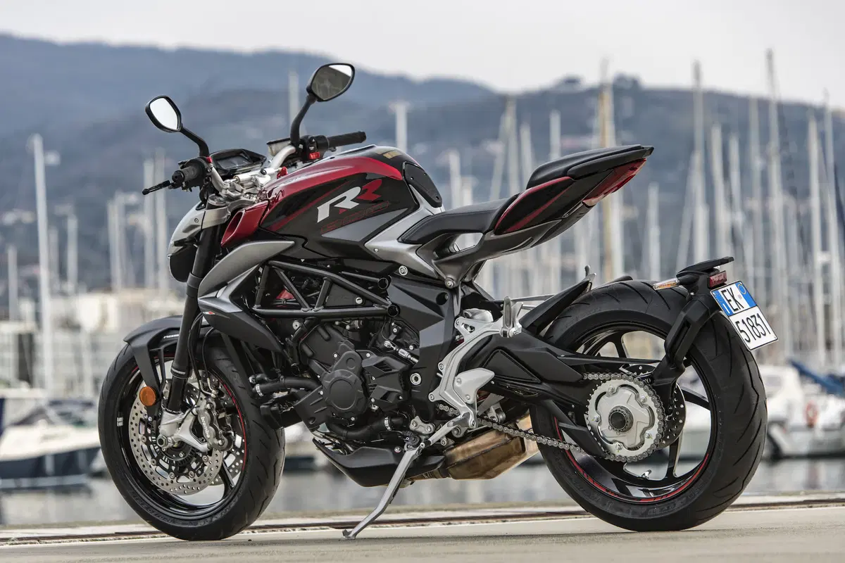 MV Agusta Brutale 800RR 2018 Bella senza tempo (16)