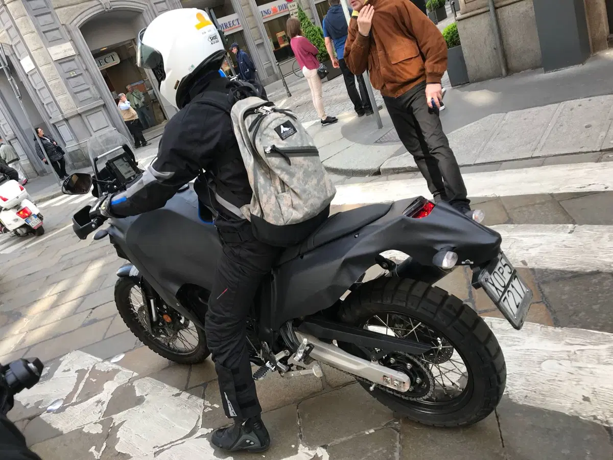 Foto spia: Yamaha Ténéré 700 'beccata' a Milano (3)