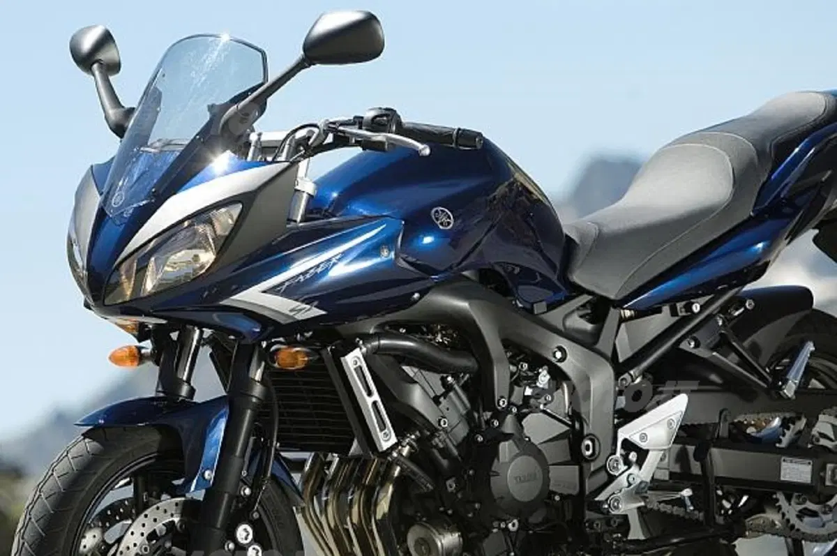 Guida a Yamaha FZ6/Fazer