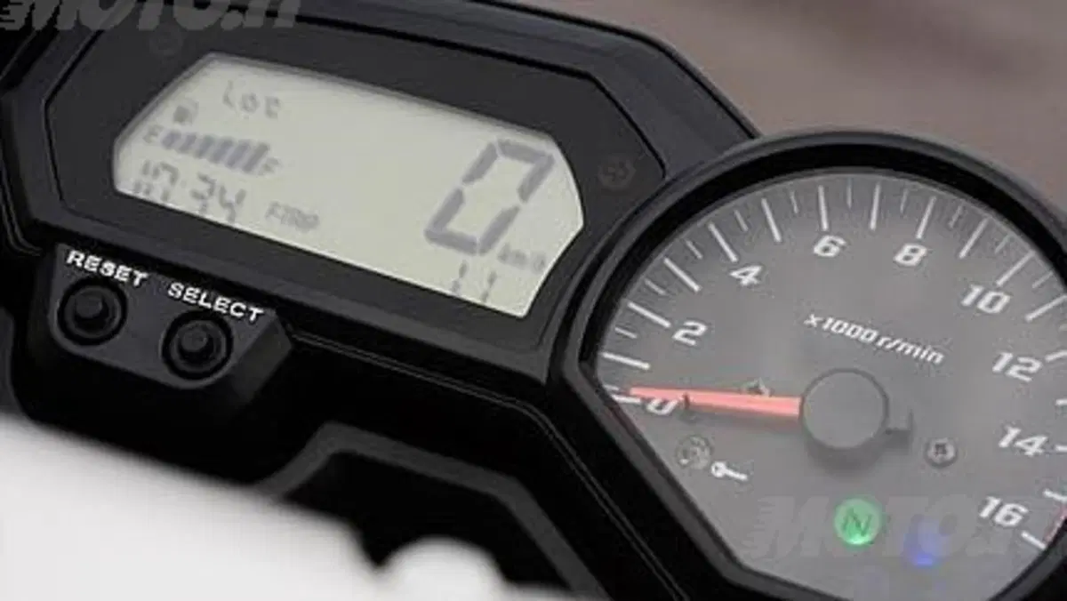 Guida a Yamaha FZ6/Fazer (15)