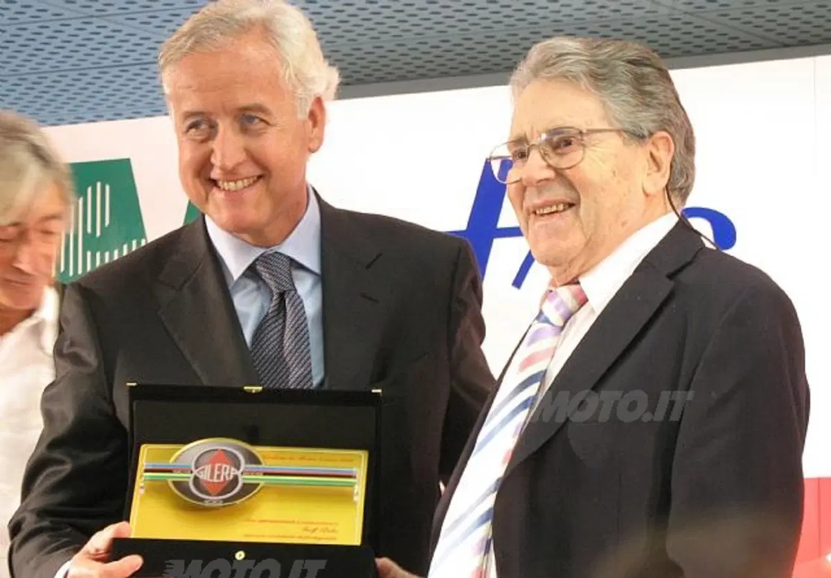 100 anni di Gilera. Simoncelli incontra Duke (2)