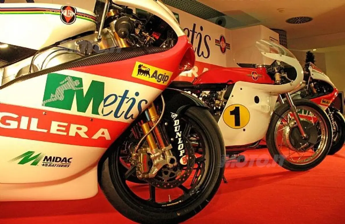 100 anni di Gilera. Simoncelli incontra Duke (4)