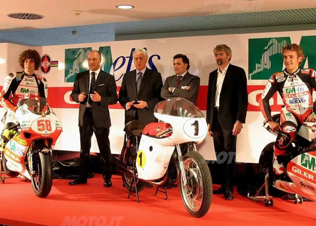 100 anni di Gilera. Simoncelli incontra Duke (5)