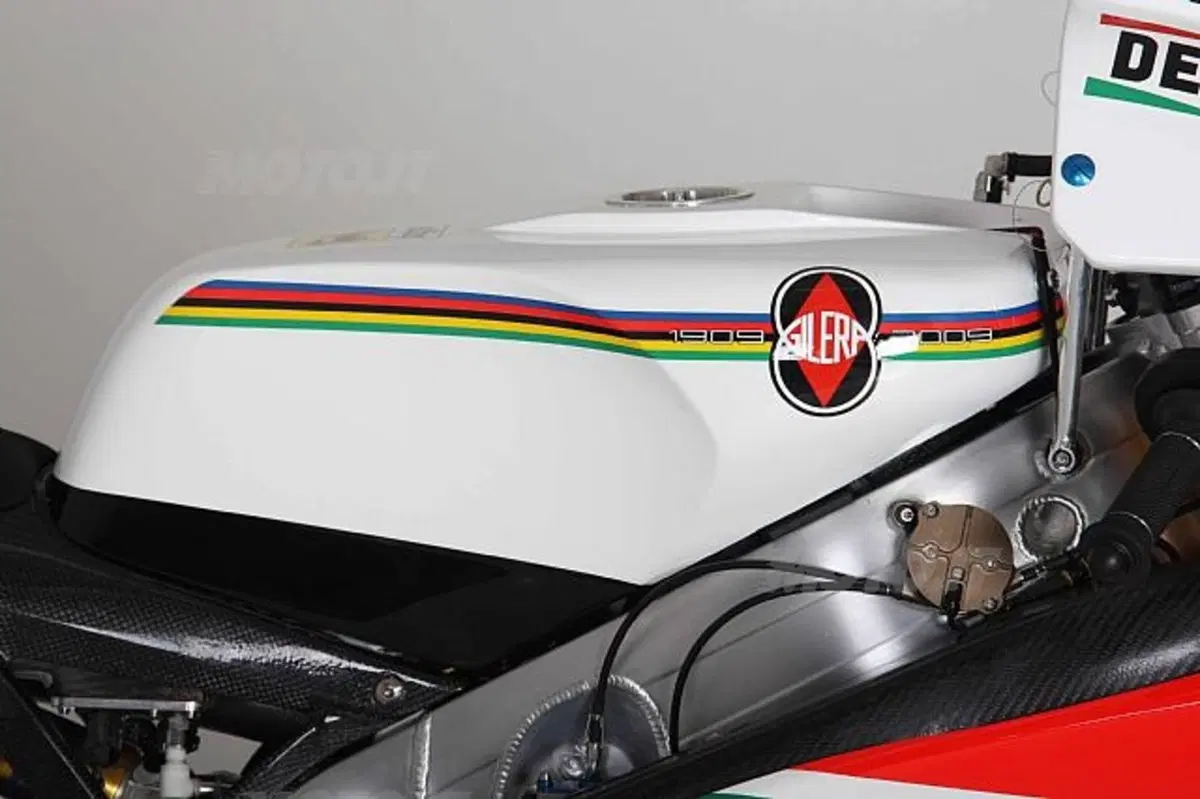 100 anni di Gilera. Simoncelli incontra Duke (13)