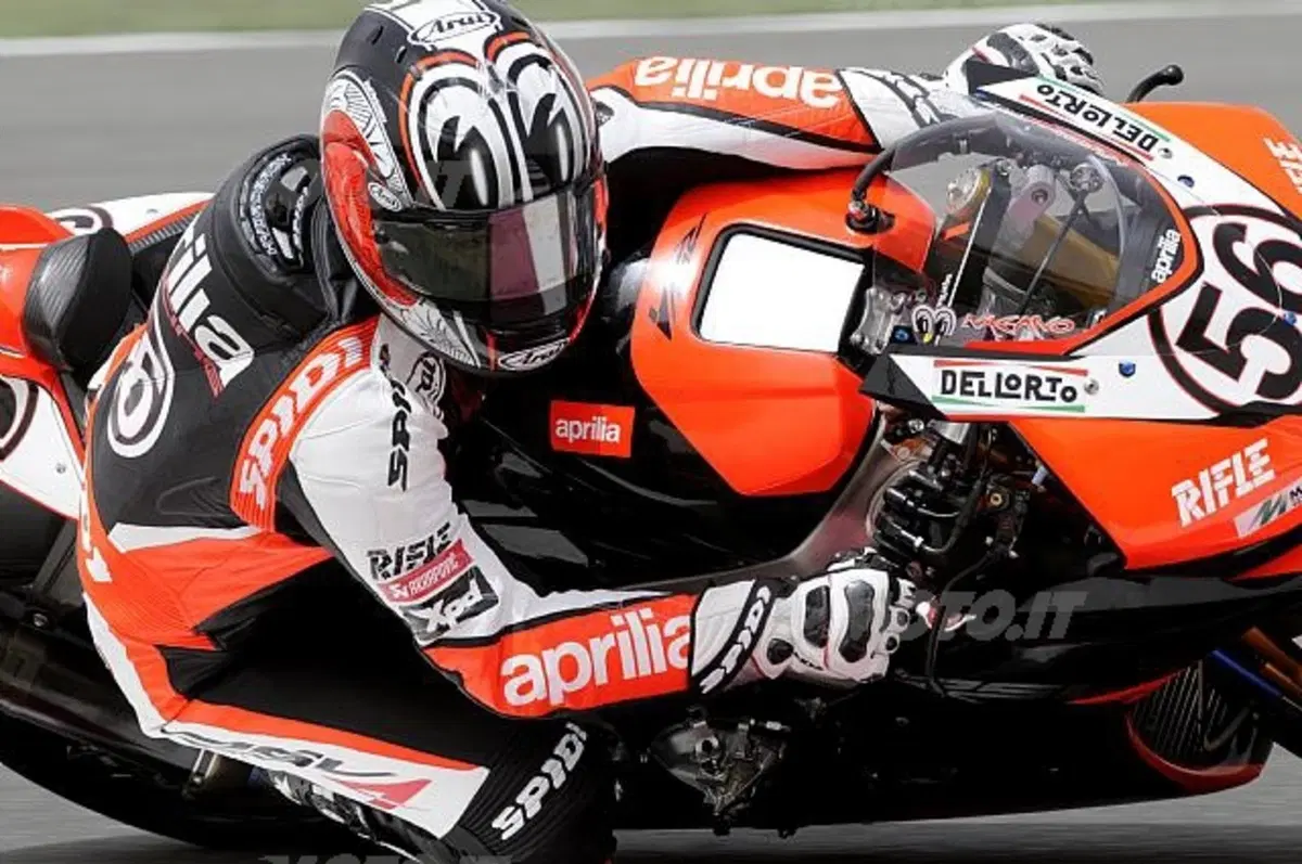 SBK. Spies spara con la doppietta (9)
