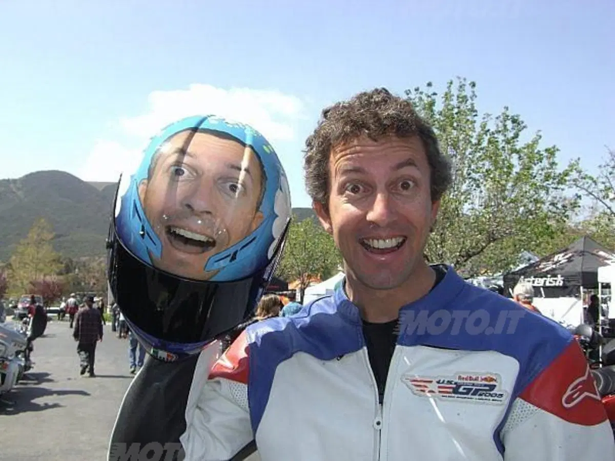 Speciale Caschi. Mettici la faccia! (4)