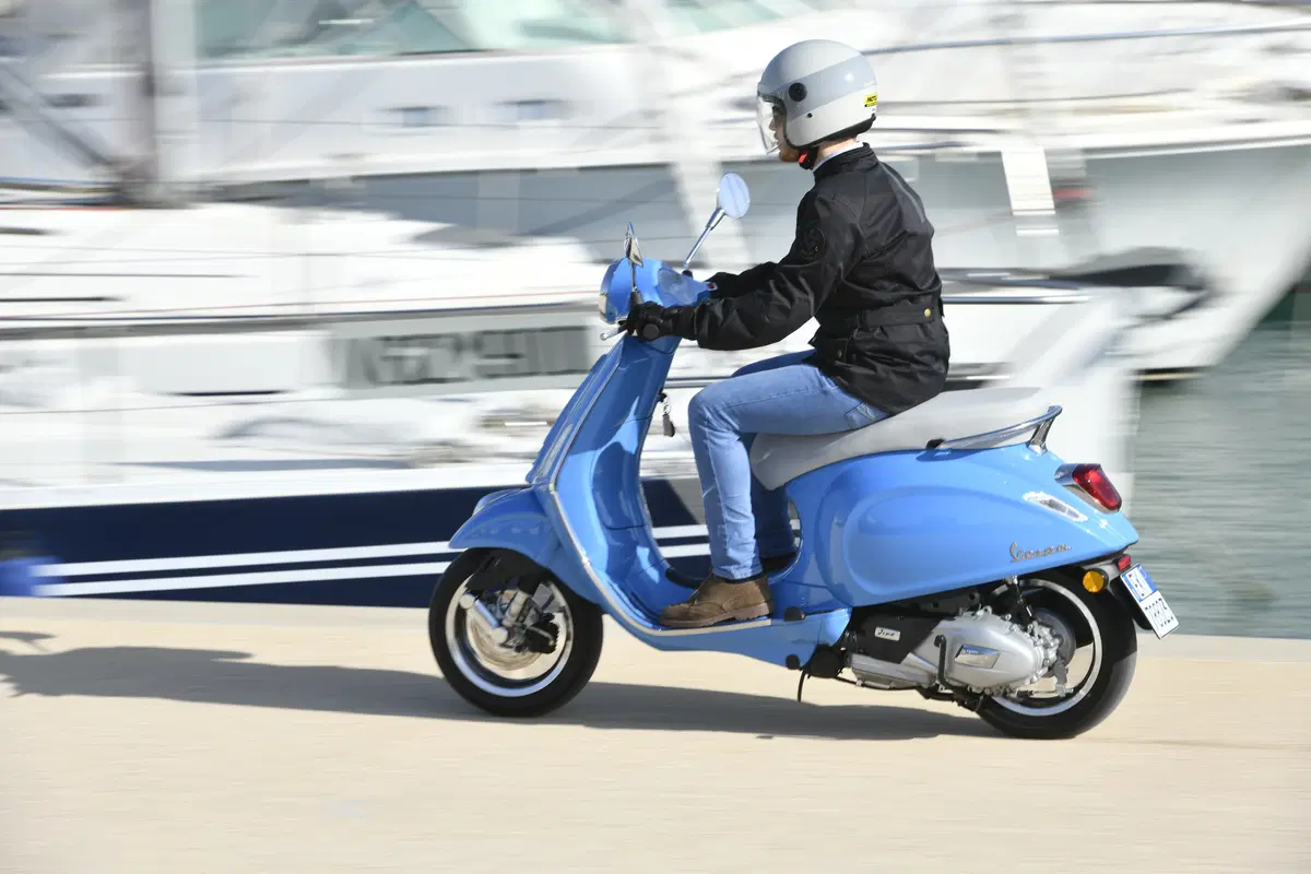Vespa Primavera 125 e Vespa Sprint 125, il test (5)