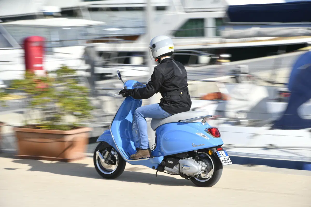 Vespa Primavera 125 e Vespa Sprint 125, il test (6)
